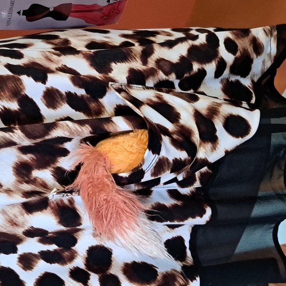 Nina Leonard top,size Med. - Picture 4 of 8